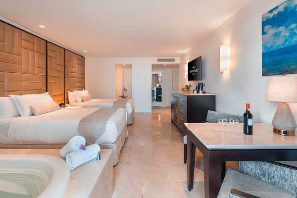 Playacar Palace welcomes you to the heart of the Mexican Caribbean in the Superior Deluxe Room